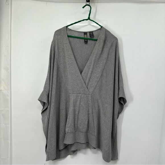 Marla Wynne . Size M/L Gray Knit Poncho - Picture 1 of 10